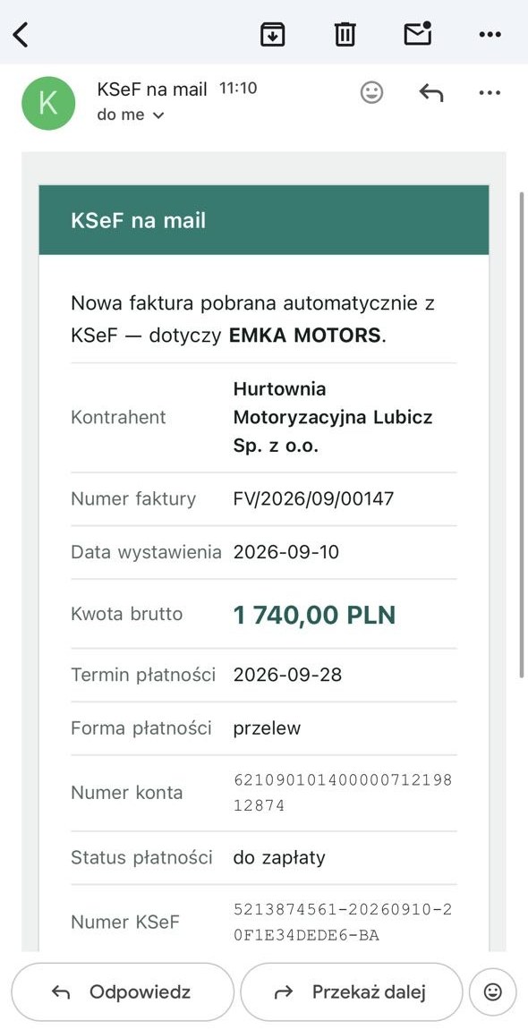 Wiadomość z fakturą otwarta na telefonie: kontrahent, numer faktury, kwota brutto, termin płatności i numer konta